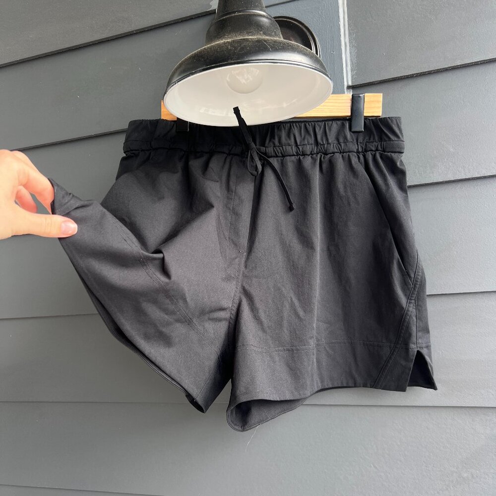 Lululemon License to Train High-Rise Short 4'